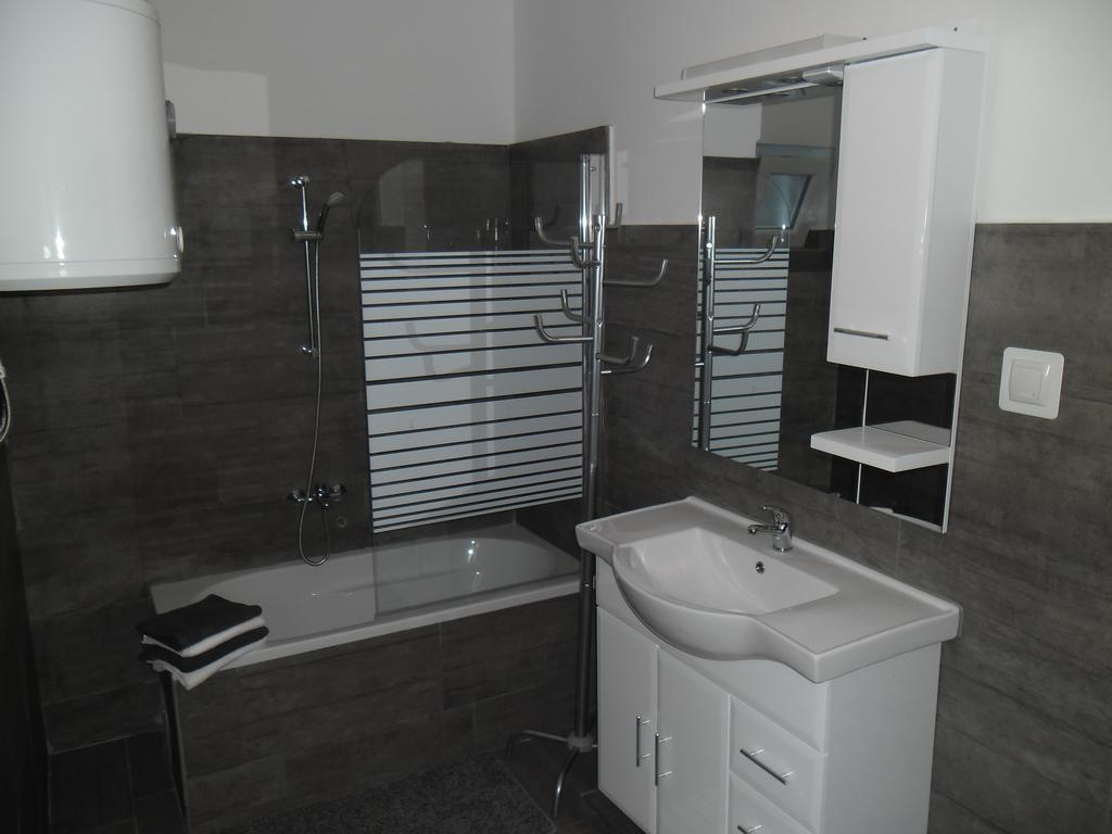 Rooms & Apartments Marinero Betina  Chambre photo